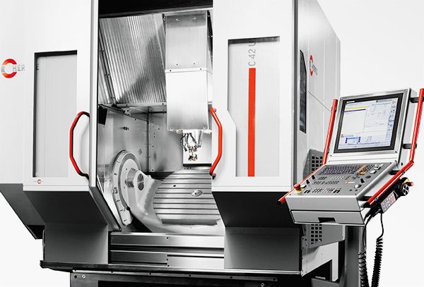 CNC-Maschine im Betrieb